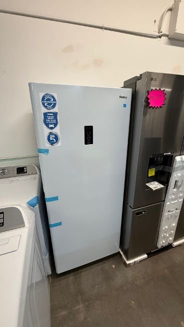 Danby 14.0 cu. ft. Frost Free Convertible Upright Freezer in White