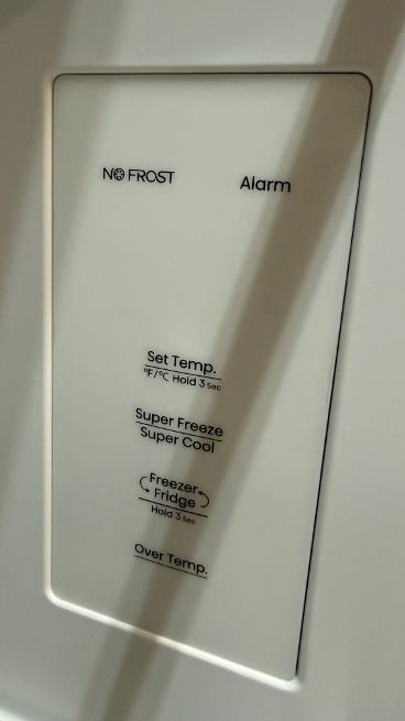 Hisense 10.2 cu. ft. Garage Ready Frost Free Convertible Upright Freezer