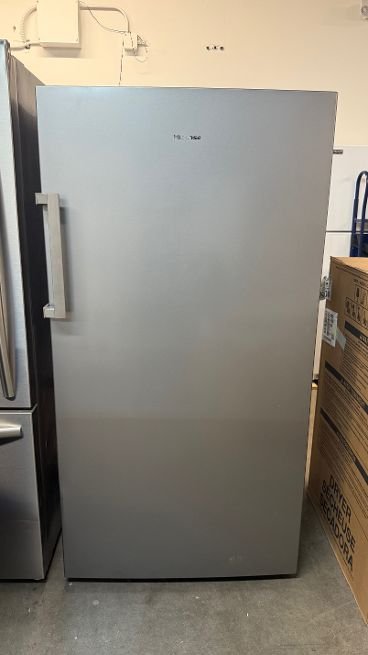 Hisense 17 cu. ft. Garage Ready Frost Free Convertible Upright Freezer with Seal Break Handle