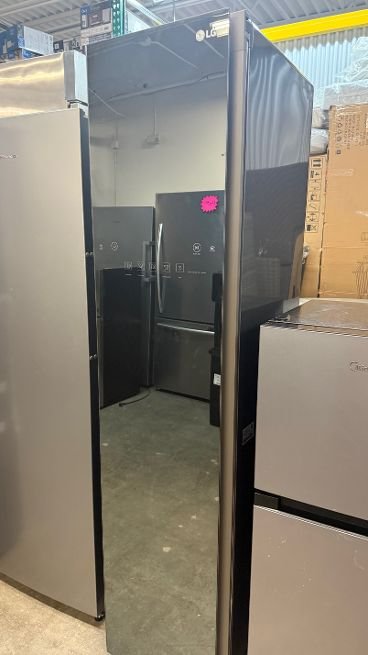 LG Styler Smart Wi-Fi enabled Steam Closet with TrueSteam and Moving Hangers