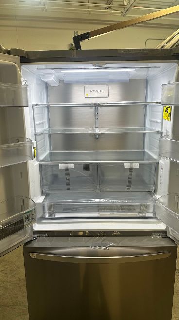 LG 27 cu. ft. Smart Counter-Depth MAX French Door Refrigerator