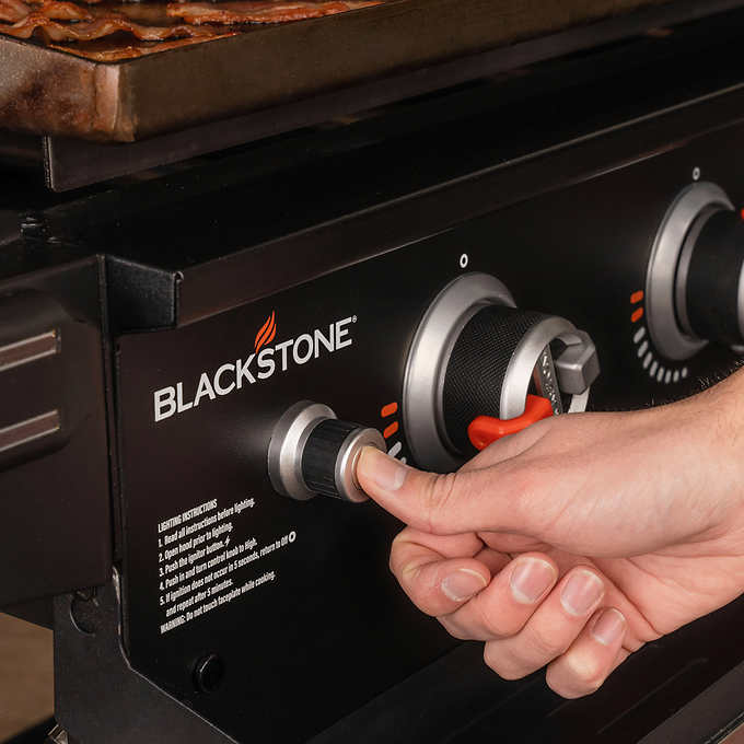 Blackstone 36in. Griddle with Hood & Front Shelf