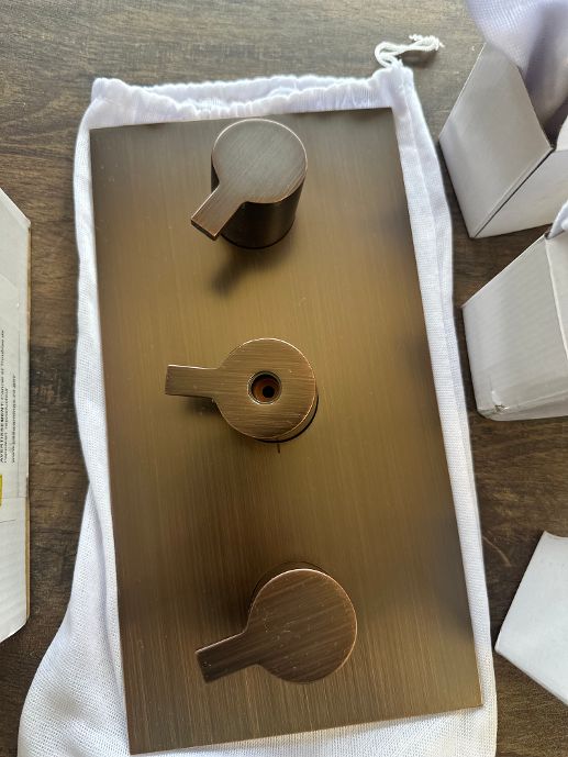 Contemporary 4-Way Thermostatic Valve