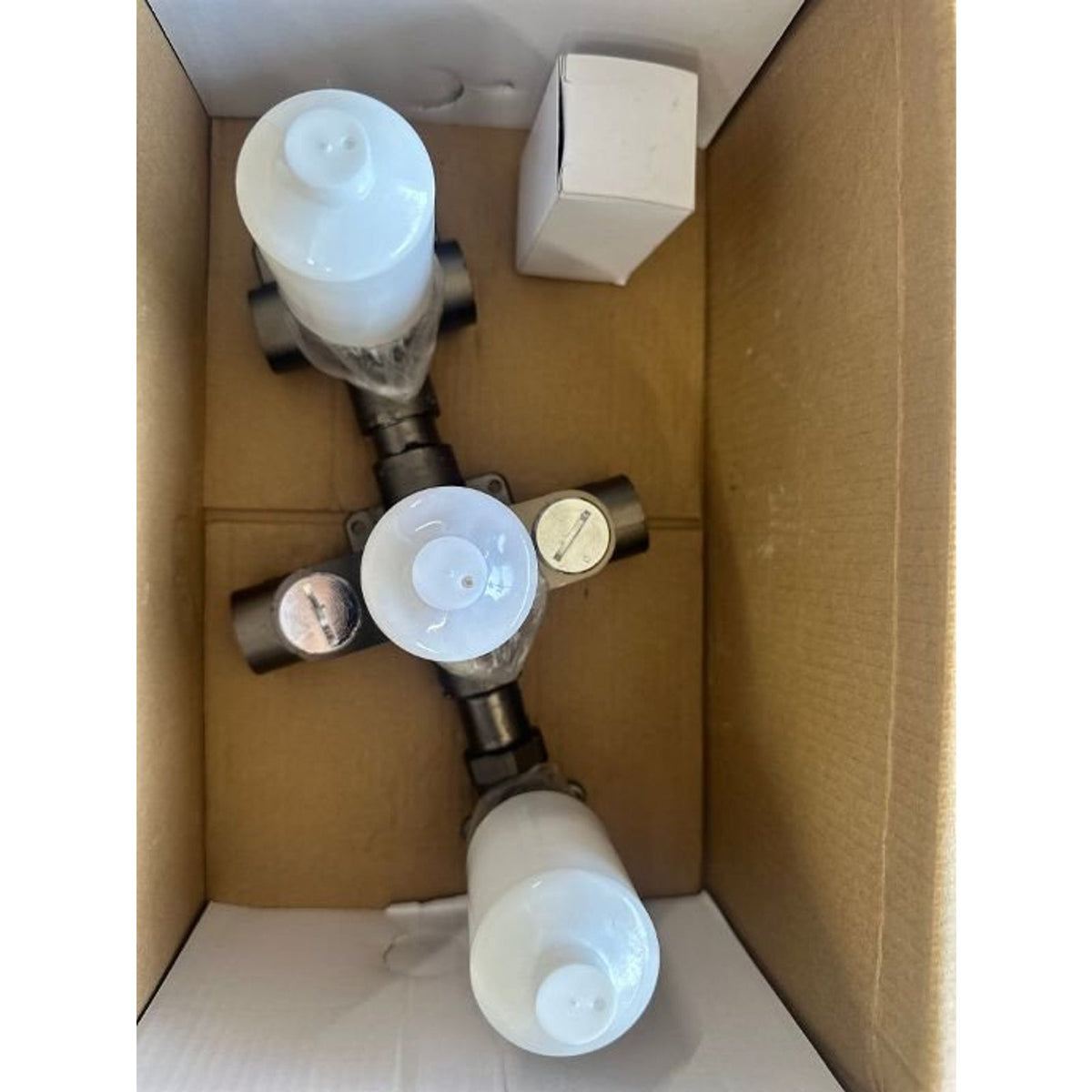 Contemporary 4-Way Thermostatic Valve