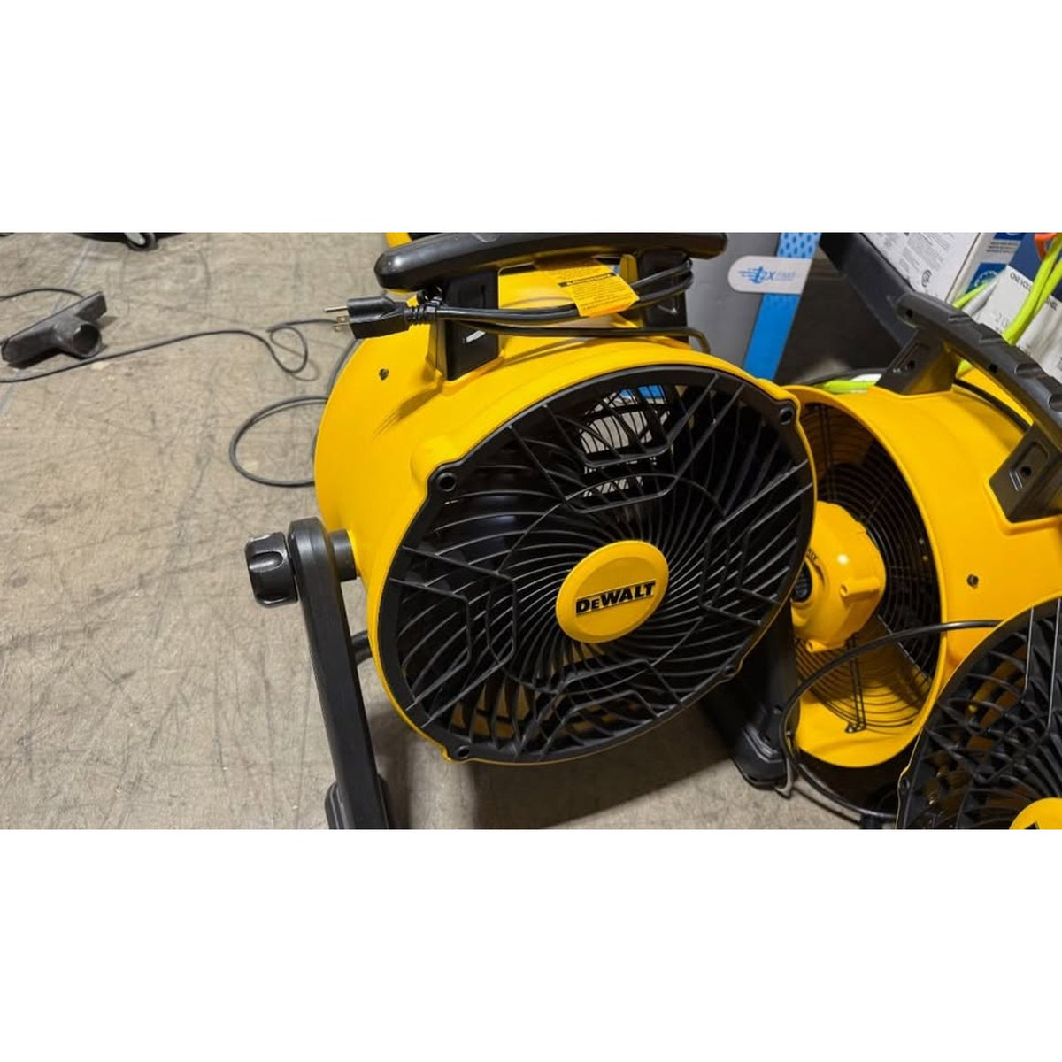 DeWalt 16" 3-Speed Benchtop and Hanging Drum Fan