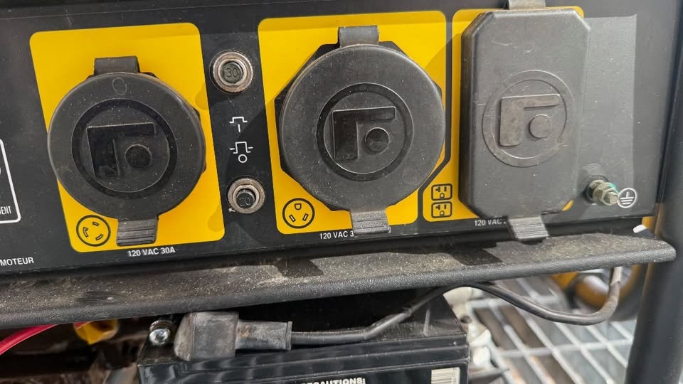 Firman 3650W Running / 4550W Peak Gasoline Powered Generator with Remote Start