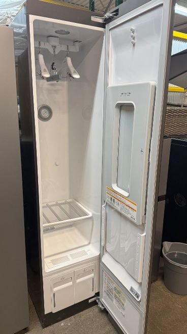 LG Styler Smart Wi-Fi enabled Steam Closet with TrueSteam and Moving Hangers