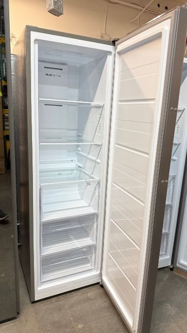 Hisense 10.2 cu. ft. Garage Ready Frost Free Convertible Upright Freezer