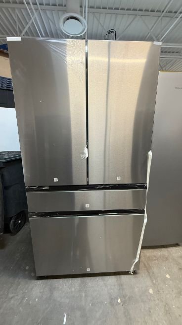 Samsung 29 cu. ft. Bespoke 4-Door French Door Smart Refrigerator with Beverage Center