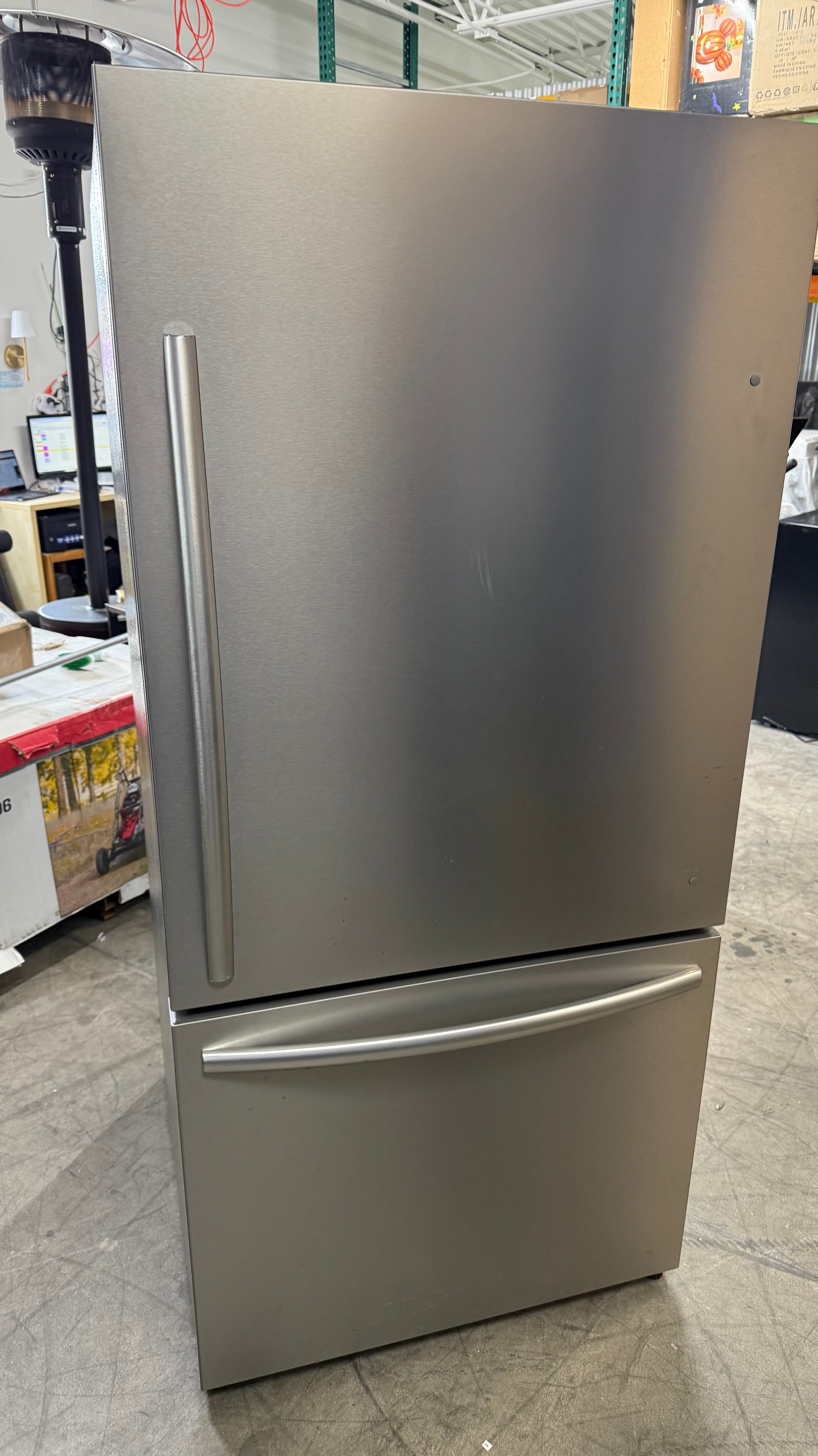 Mora 22.3 Cu.Ft Bottom Freezer Refrigerator with Installed Ice Makers