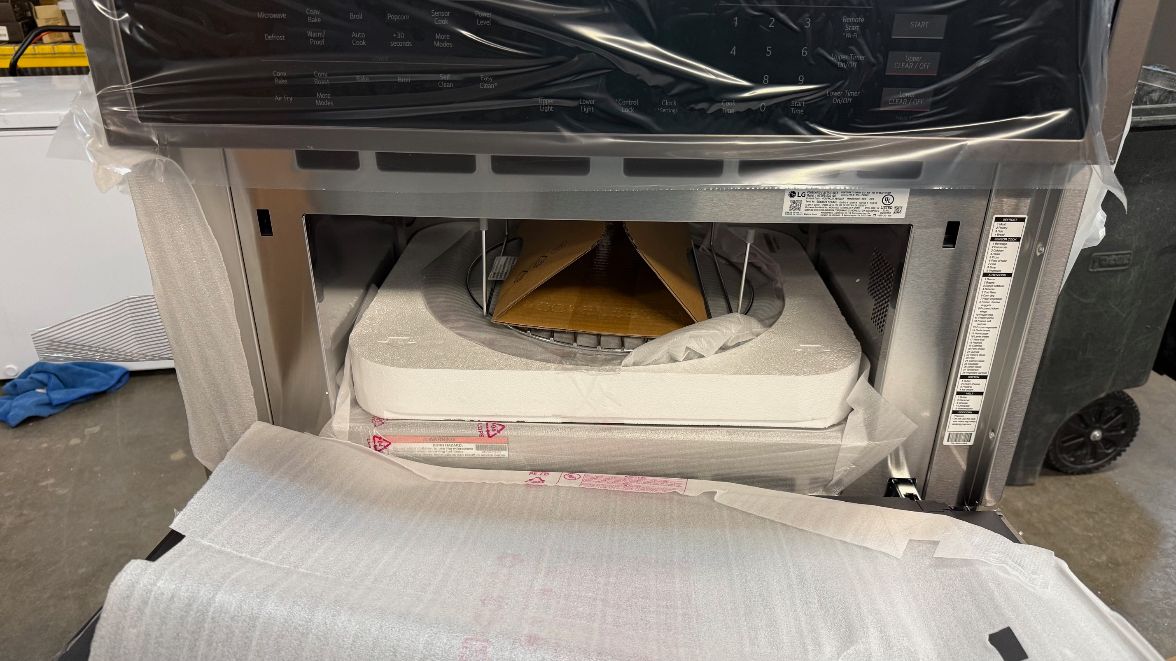 LG 6.4 cu. ft. Smart Combination Wall Oven with Convection and Air Fry